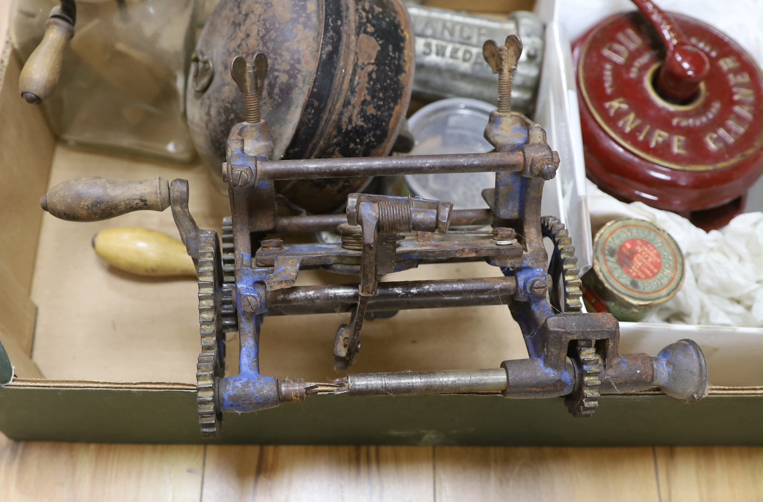A collection of metalware kitchenalia